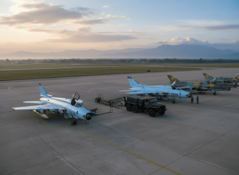 S&acirc;n bay Th&agrave;nh Sơn l&agrave; s&acirc;n bay quan trọng của Kh&ocirc;ng qu&acirc;n Nh&acirc;n d&acirc;n Việt Nam nằm ở phường Đ&ocirc; Vinh, tỉnh Kh&aacute;nh H&ograve;a